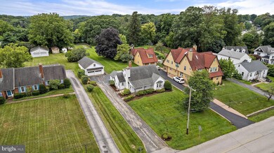 412 Old Lancaster Rd, Berwyn, PA 19312 - photo 4