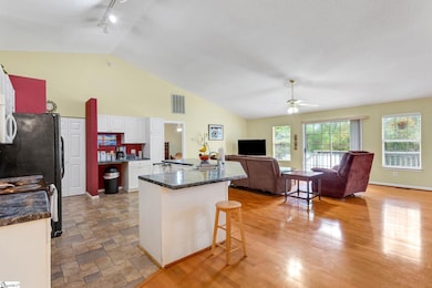 122 Confederate Ln, Greer, SC 29651 - photo 6