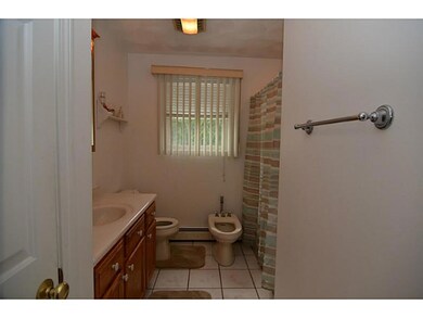 38 Hamlet Ct, Bristol, RI 02809 - photo 7