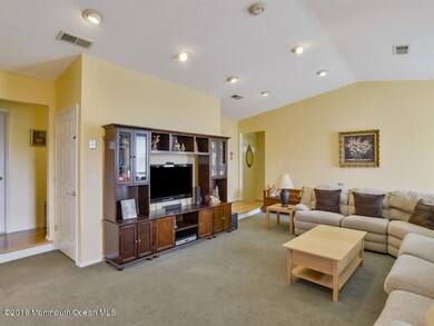 008_Living Room