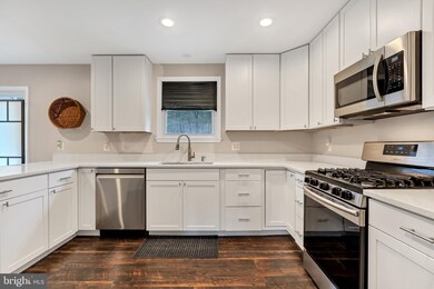 8606 Snowden Loop, Laurel, MD 20708 - photo 4