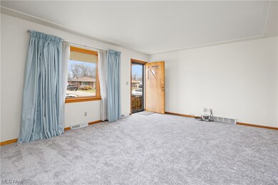 2024 E 37th St, Lorain, OH 44055 - photo 4