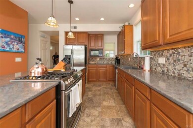 2320 Hollow View Dr, Easton, PA 18040 - photo 6