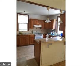 217 N Highland Ave, Lansdowne, PA 19050 - photo 2