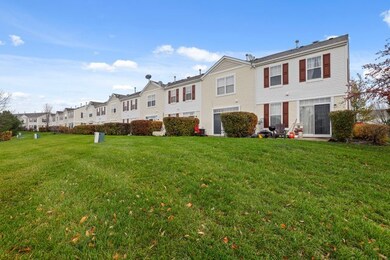 2049 Limestone Ln unit 301, Carpentersville, IL 60110 - photo 3