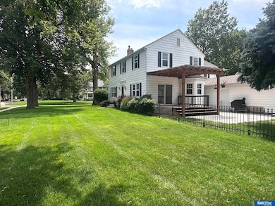 1207 8th St, Aurora, NE 68818 - photo 4