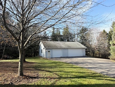 546 Herford Dr, Wales, WI 53183 - photo 3