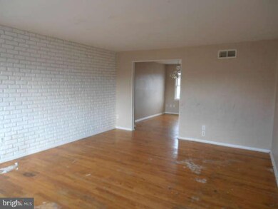 2102 Graythorn Rd, Middle River, MD 21220 - photo 2