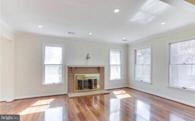 213A Locust St SE unit A1, Vienna, VA 22180 - photo 3