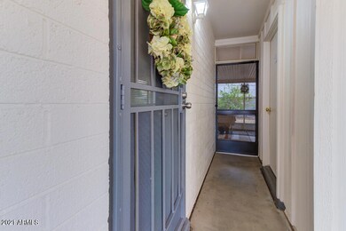 9950 W Peoria Ave, Sun City, AZ 85351 - photo 4