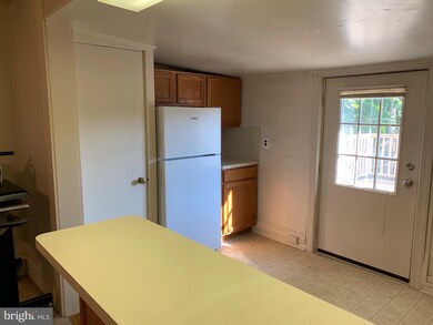 3025 W Germantown Pike unit 2ND FLOOR, Norristown, PA 19403 - photo 5
