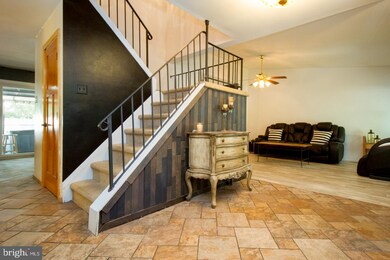 136 Bucks Meadow Ln, Newtown, PA 18940 - photo 4