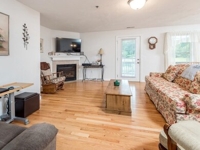 216 Reservoir St unit 209, Holden, MA 01520 - photo 5