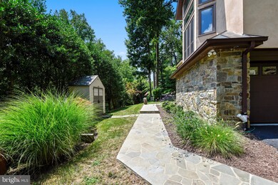 9919 Macarthur Blvd, Bethesda, MD 20817 - photo 3