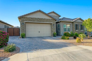 1104 E KNIGHTSBRIDGE WAY