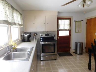 33 Sunnyside St, Manchester, NH 03103 - photo 6