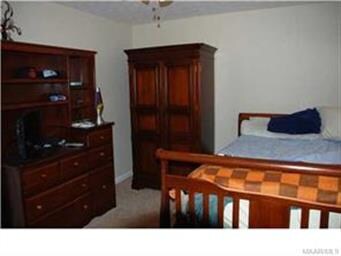 Second bedroom.