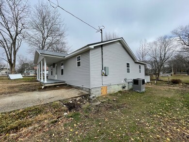 619 Maple St, Manchester, TN 37355 - photo 3