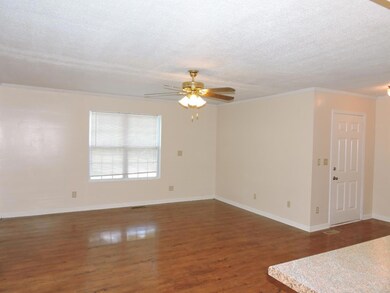 837 Gilley Cir, Manchester, TN 37355 - photo 3