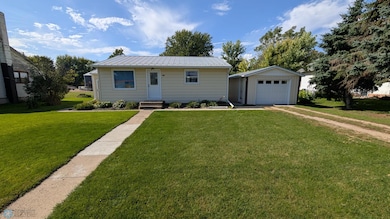 202 1st St N, Fairmount, ND 58030 - photo 2