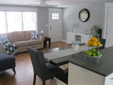 385 Gilbert St unit 1, Mansfield, MA 02048 - photo 4