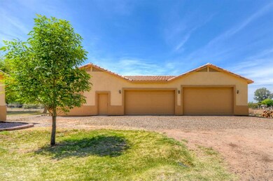 Detached garage