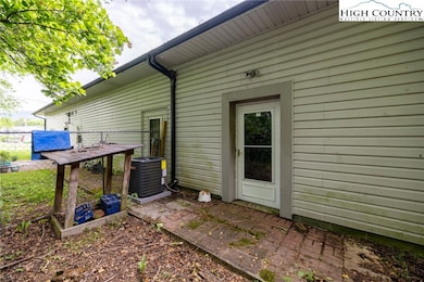 123 Buck Mountain Cir, West Jefferson, NC 28694 - photo 7