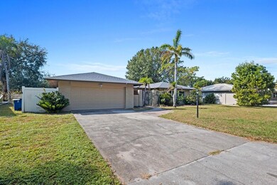 5687 Eichen Cir E, Fort Myers, FL 33919 - photo 2