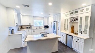 26327 Dartmouth St, Hemet, CA 92544 - photo 4