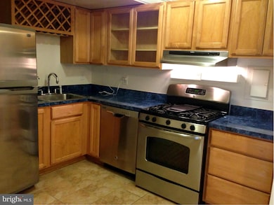 5918 Mayflower Ct, Alexandria, VA 22312 - photo 4