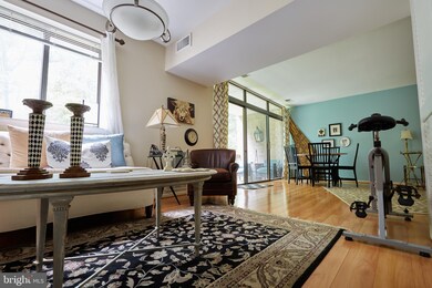 1669 Parkcrest Cir unit 200, Reston, VA 20190 - photo 6