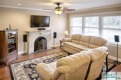 Nice sized living room.