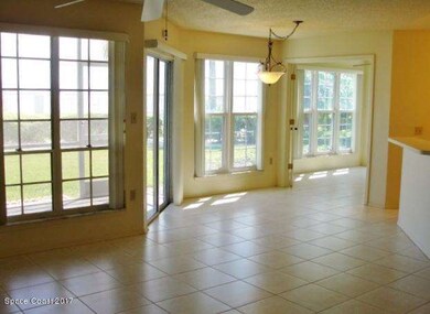 OPEN Livingroom/Dining room