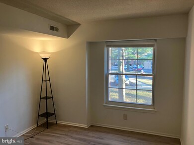 7680 Tremayne Place unit 201, McLean, VA 22102 - photo 6