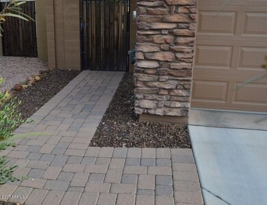 Drive to Side yard