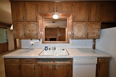 324 Cooper Dr, Hurst, TX 76053 - photo 6