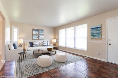 1290 Appletree Ln, Aurora, IL 60506 - photo 2