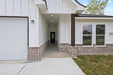 1815 N 19th St, Nederland, TX 77627 - photo 3