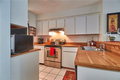 Fully equipped, tiled Kitchen. All Appliances Incl