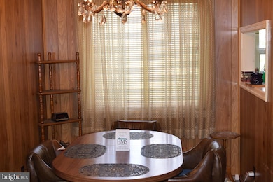 5651 Fenwick Dr, Alexandria, VA 22303 - photo 3