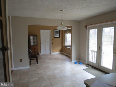 17326 Tamarack Dr, Williamsport, MD 21795 - photo 7