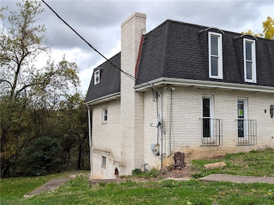 34 Walnut Ave, Dunbar, PA 15431 - photo 2