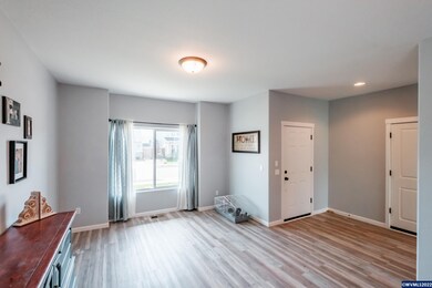 2111 NE Evergreen Ave, Albany, OR 97321 - photo 6