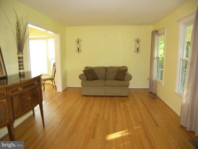 17372 Hilltop Dr, Purcellville, VA 20132 - photo 2
