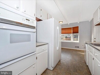 13518 Keating St, Rockville, MD 20853 - photo 7