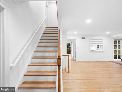 6416 Little Leigh Ct, Cabin John, MD 20818 - photo 4