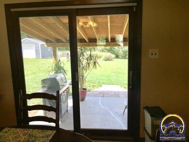 6118 SW 40th Terrace, Topeka, KS 66610 - photo 4