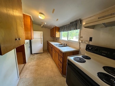 276 Wilson Ave, Fitzgerald, GA 31750 - photo 2