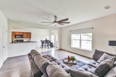 12123 Mabel Ln, Pinehurst, TX 77362 - photo 5