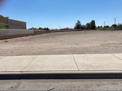 492 S Yarbrough Dr, El Paso, TX 79915 - photo 4